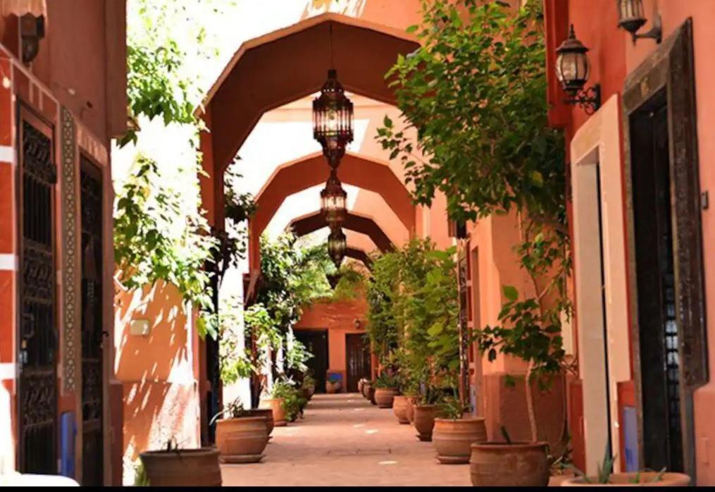 Quarya Assiyahia - Riad Camilia- Maison Entiere Avec Piscine Марракеш Екстер'єр фото